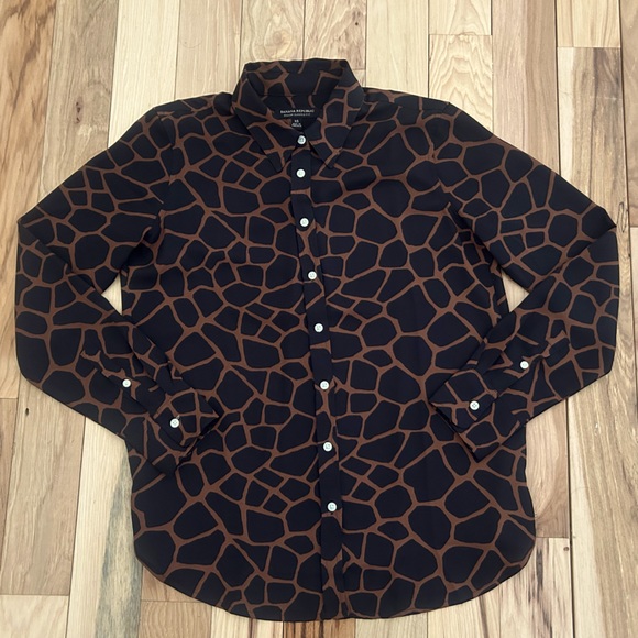 Banana Republic Animal Print Dillon Shirt - size XS - Picture 3 of 5